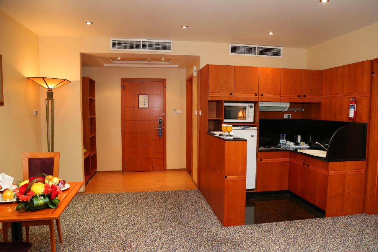 Gulf Court Hotel Manama Exteriör bild